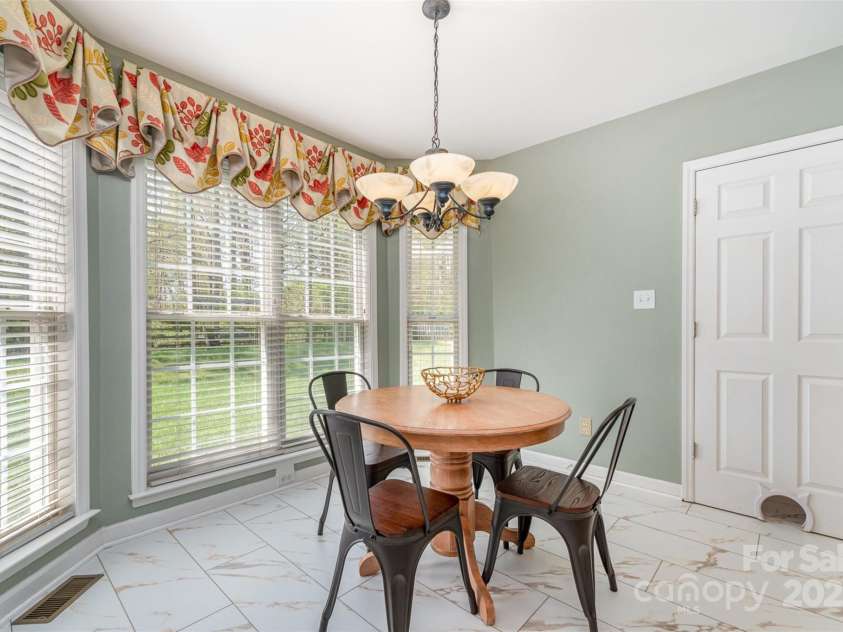 591 Highland Ridge Road, Mooresville, NC 28115.  MLS# CAR4244322, YatesRealty ID 5351. 