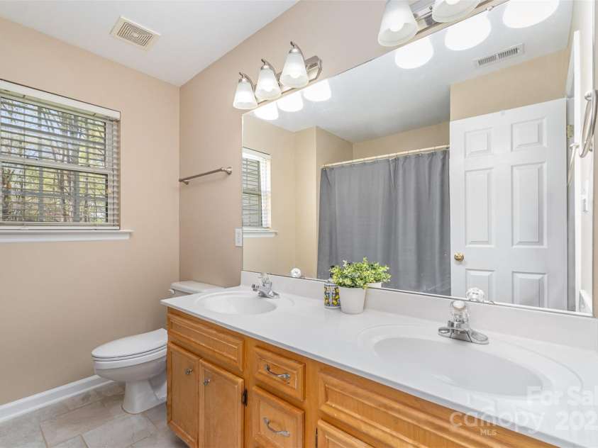 591 Highland Ridge Road, Mooresville, NC 28115.  MLS# CAR4244322, YatesRealty ID 5351. 