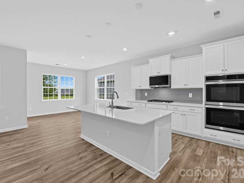 404 Waxhaw Village Road, Lancaster, SC 29720.  MLS# CAR4429294, YatesRealty ID 53512. 
