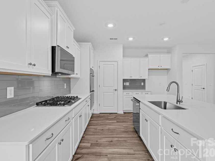 404 Waxhaw Village Road, Lancaster, SC 29720.  MLS# CAR4429294, YatesRealty ID 53512. 