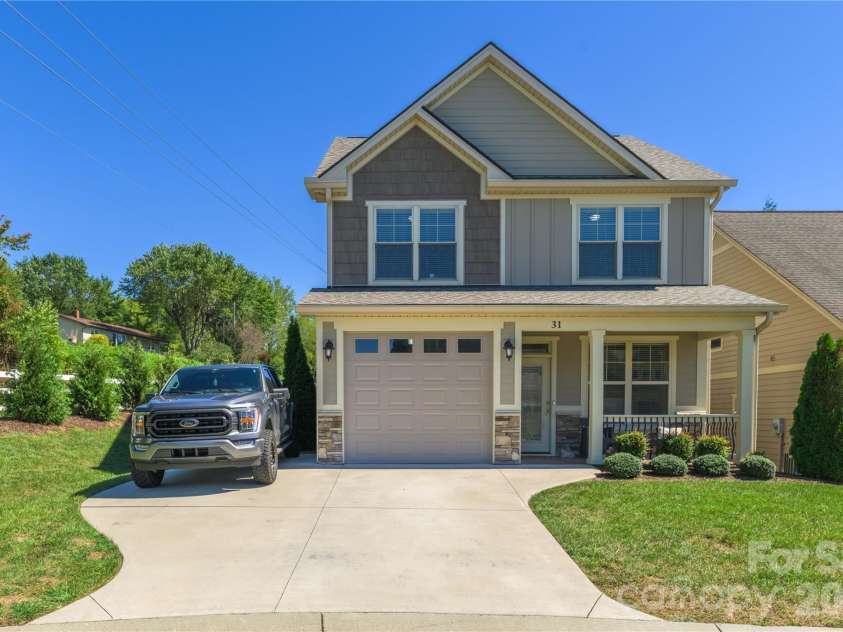 31 Burlington Lane, Fletcher, NC 28732.  MLS# CAR4428063, YatesRealty ID 53513. 