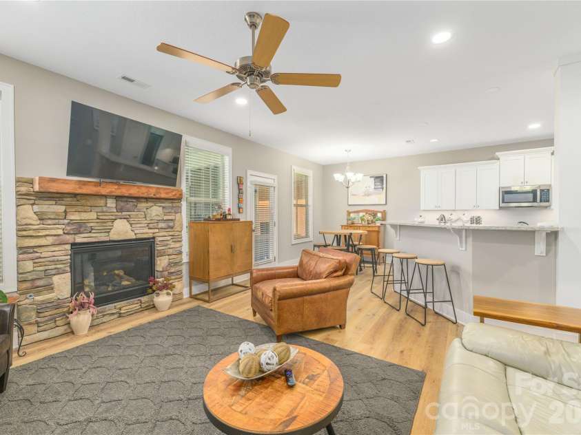 31 Burlington Lane, Fletcher, NC 28732.  MLS# CAR4428063, YatesRealty ID 53513. 