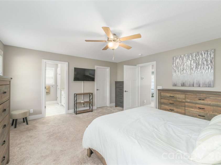 31 Burlington Lane, Fletcher, NC 28732.  MLS# CAR4428063, YatesRealty ID 53513. 