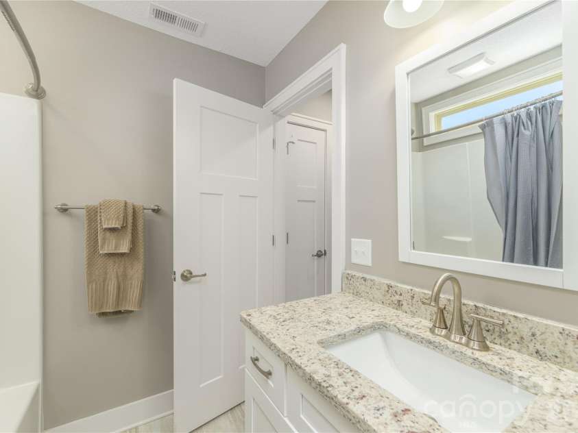 31 Burlington Lane, Fletcher, NC 28732.  MLS# CAR4428063, YatesRealty ID 53513. 
