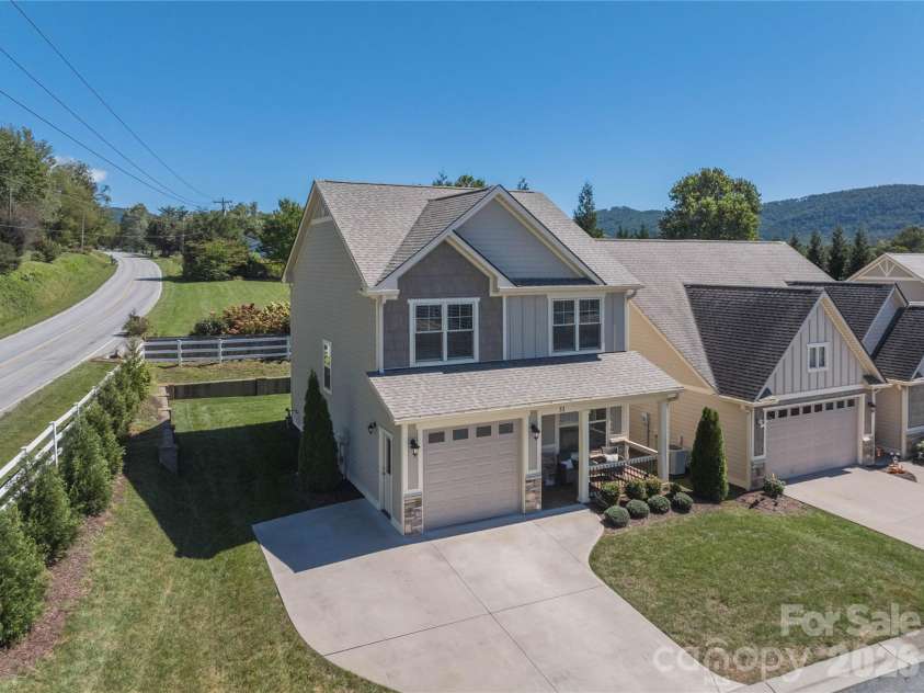 31 Burlington Lane, Fletcher, NC 28732.  MLS# CAR4428063, YatesRealty ID 53513. 