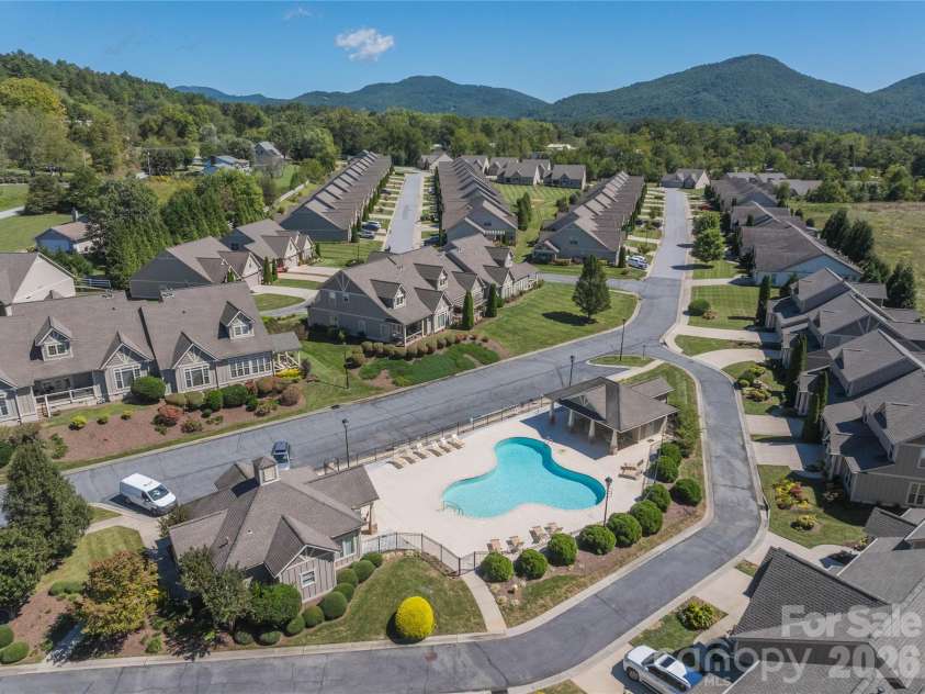 31 Burlington Lane, Fletcher, NC 28732.  MLS# CAR4428063, YatesRealty ID 53513. 