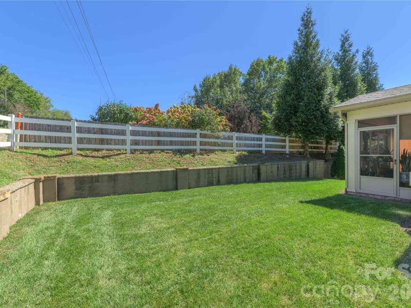 31 Burlington Lane, Fletcher, NC 28732.  MLS# CAR4428063, YatesRealty ID 53513. Privacy with no one around
