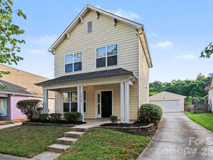 13714 Carleen Way Drive, Charlotte, NC 28213.  MLS# CAR4426161, YatesRealty ID 53514. 