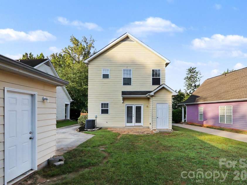 13714 Carleen Way Drive, Charlotte, NC 28213.  MLS# CAR4426161, YatesRealty ID 53514. 