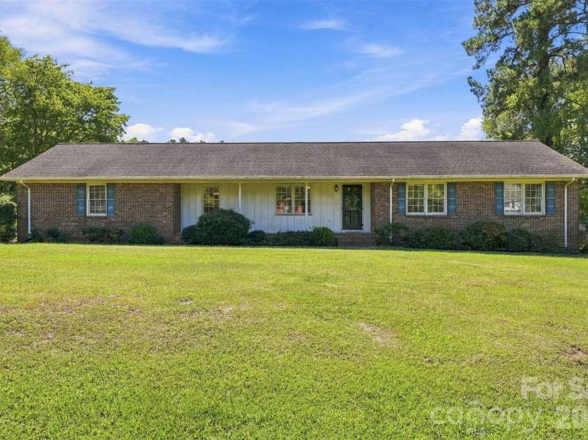 1213 Hawthorne Road, Lancaster, SC 29720.  MLS# CAR4429250, YatesRealty ID 53515. 