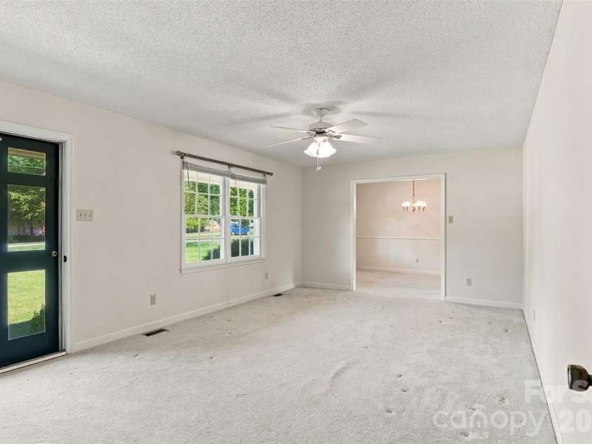 1213 Hawthorne Road, Lancaster, SC 29720.  MLS# CAR4429250, YatesRealty ID 53515. 