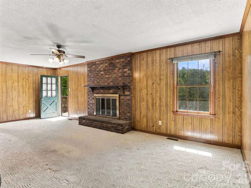 1213 Hawthorne Road, Lancaster, SC 29720.  MLS# CAR4429250, YatesRealty ID 53515. 