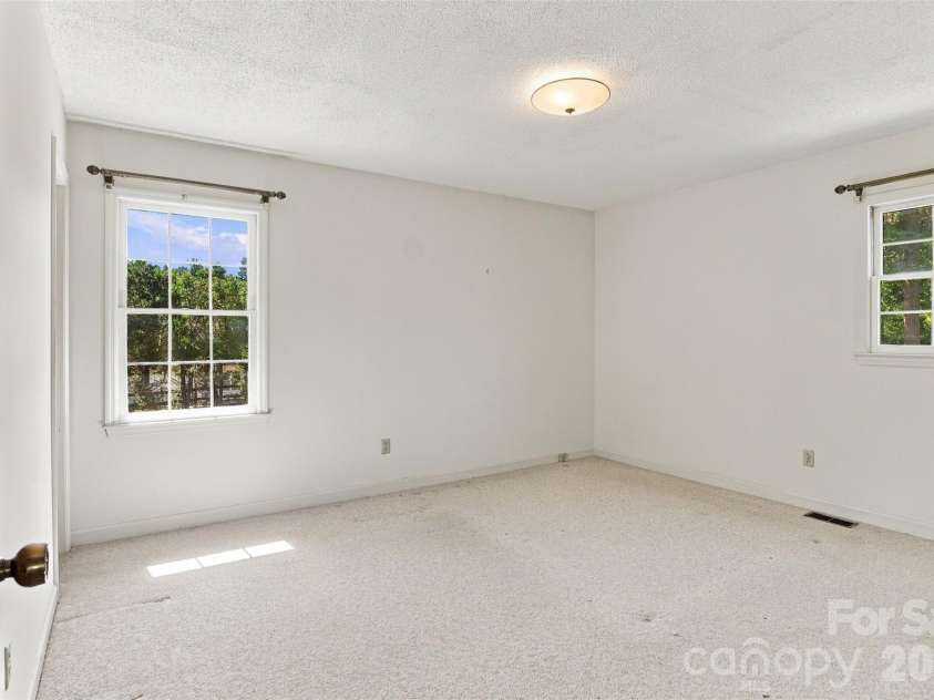 1213 Hawthorne Road, Lancaster, SC 29720.  MLS# CAR4429250, YatesRealty ID 53515. 