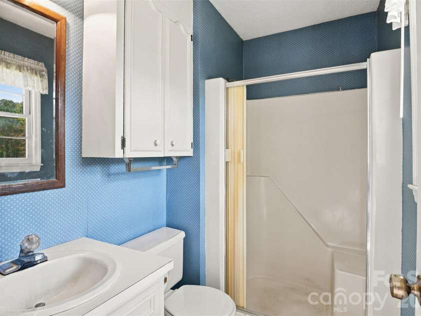 1213 Hawthorne Road, Lancaster, SC 29720.  MLS# CAR4429250, YatesRealty ID 53515. 