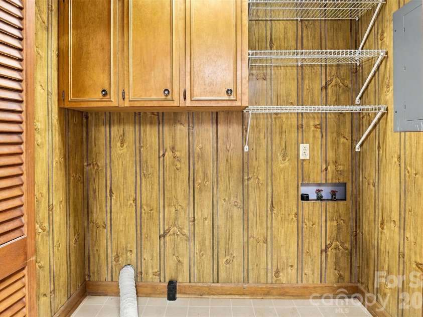 1213 Hawthorne Road, Lancaster, SC 29720.  MLS# CAR4429250, YatesRealty ID 53515. 