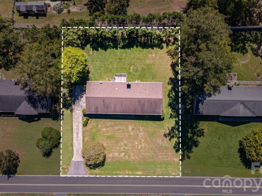1213 Hawthorne Road, Lancaster, SC 29720.  MLS# CAR4429250, YatesRealty ID 53515. 