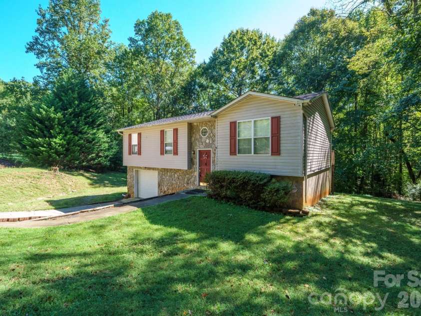 3234 Smokey Lane, Lenoir, NC 28645.  MLS# CAR4429038, YatesRealty ID 53516. 