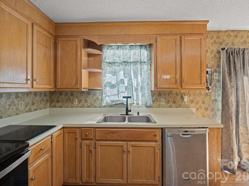 3234 Smokey Lane, Lenoir, NC 28645.  MLS# CAR4429038, YatesRealty ID 53516. 