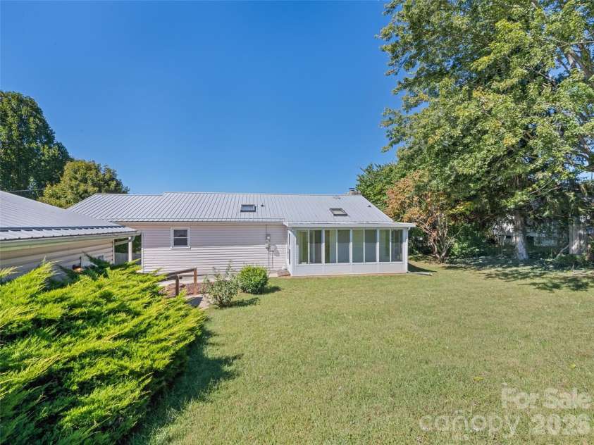 158 Candlelight Circle, Clyde, NC 28721.  MLS# CAR4429323, YatesRealty ID 53518. 