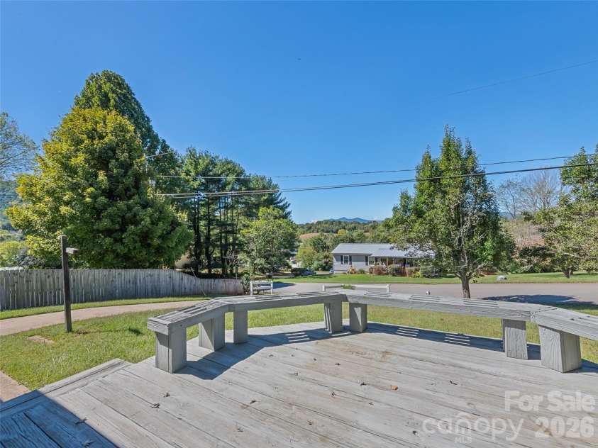 158 Candlelight Circle, Clyde, NC 28721.  MLS# CAR4429323, YatesRealty ID 53518. 