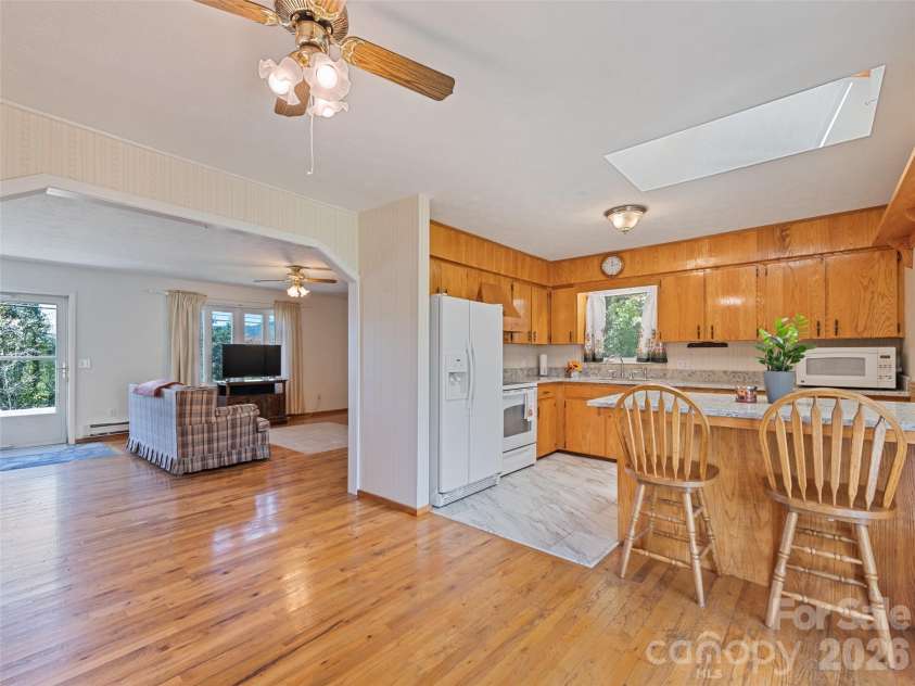 158 Candlelight Circle, Clyde, NC 28721.  MLS# CAR4429323, YatesRealty ID 53518. 