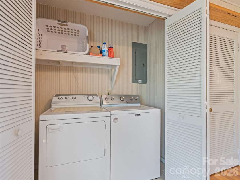 158 Candlelight Circle, Clyde, NC 28721.  MLS# CAR4429323, YatesRealty ID 53518. 