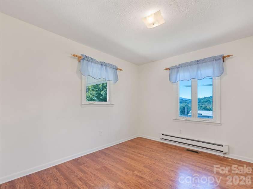 158 Candlelight Circle, Clyde, NC 28721.  MLS# CAR4429323, YatesRealty ID 53518. 