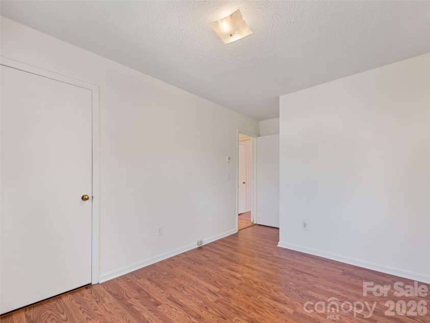 158 Candlelight Circle, Clyde, NC 28721.  MLS# CAR4429323, YatesRealty ID 53518. 