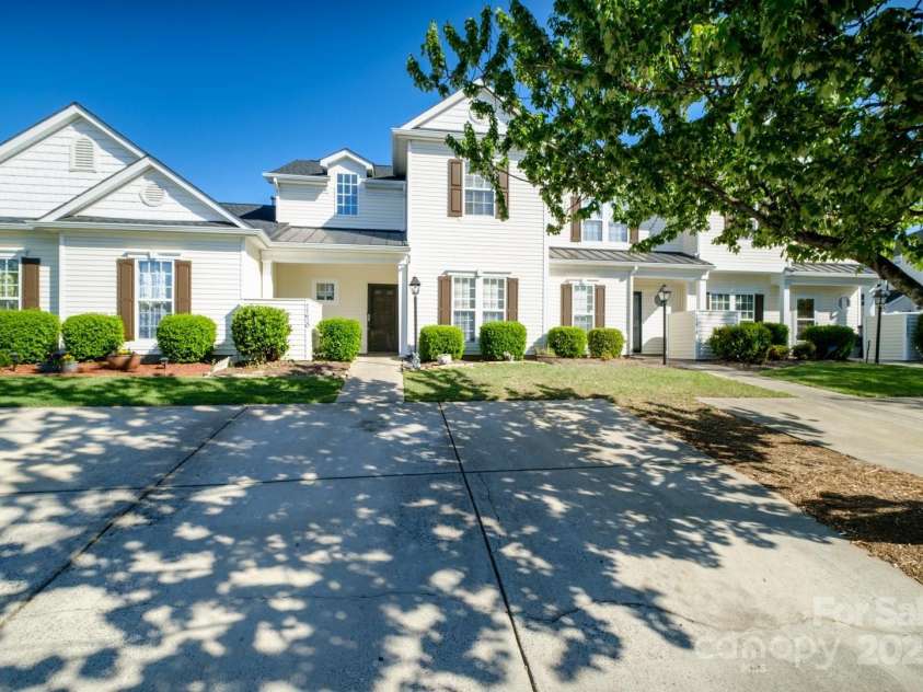 11630 Lioness Street, Charlotte, NC 28273.  MLS# CAR4244281, YatesRealty ID 5352. 