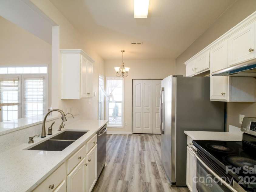 11630 Lioness Street, Charlotte, NC 28273.  MLS# CAR4244281, YatesRealty ID 5352. 