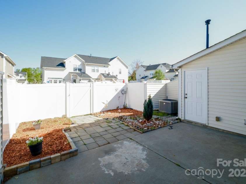 11630 Lioness Street, Charlotte, NC 28273.  MLS# CAR4244281, YatesRealty ID 5352. 