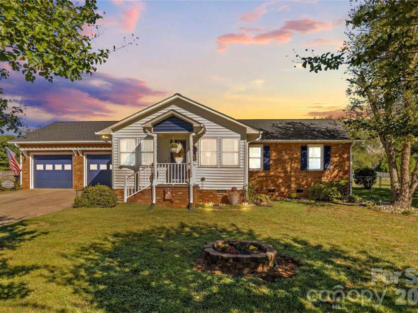 186 Antler Drive, Statesville, NC 28625.  MLS# CAR4429218, YatesRealty ID 53520. 