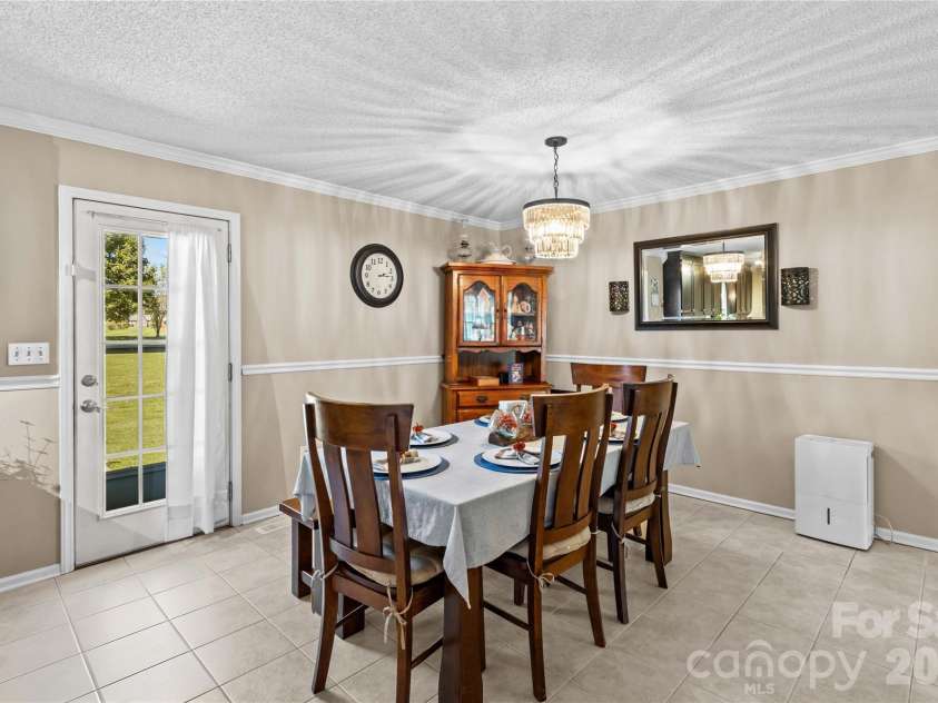 186 Antler Drive, Statesville, NC 28625.  MLS# CAR4429218, YatesRealty ID 53520. 