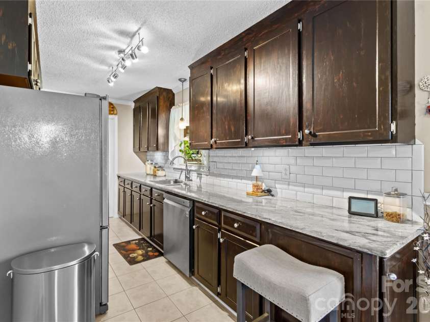 186 Antler Drive, Statesville, NC 28625.  MLS# CAR4429218, YatesRealty ID 53520. 