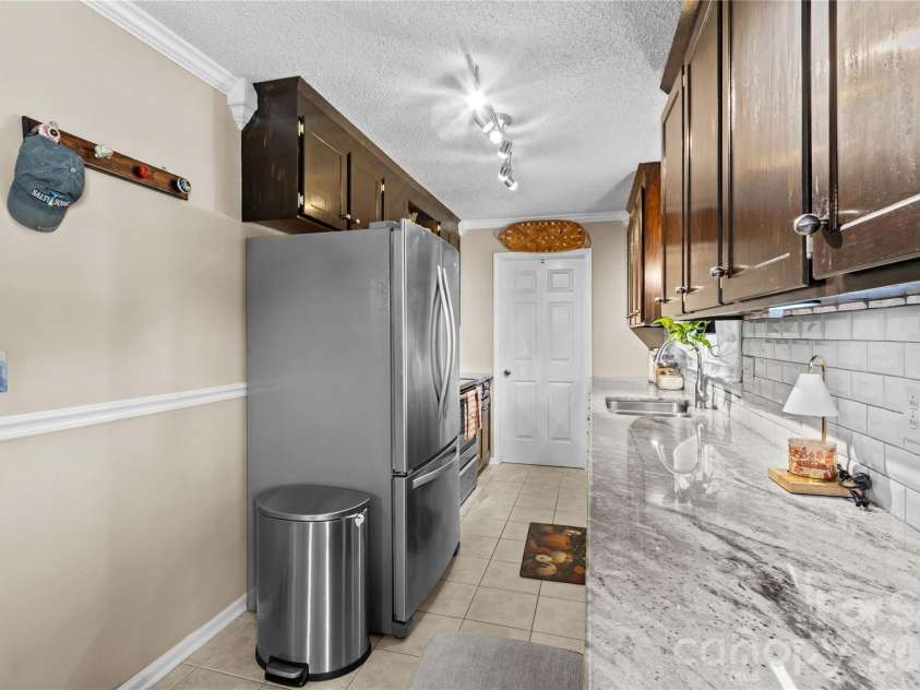 186 Antler Drive, Statesville, NC 28625.  MLS# CAR4429218, YatesRealty ID 53520. 