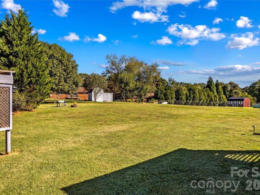 186 Antler Drive, Statesville, NC 28625.  MLS# CAR4429218, YatesRealty ID 53520. 