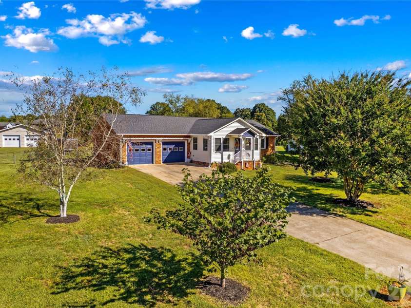 186 Antler Drive, Statesville, NC 28625.  MLS# CAR4429218, YatesRealty ID 53520. 