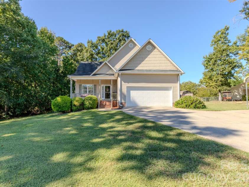 9008 Meredith Leigh Lane, Cherryville, NC 28021.  MLS# CAR4429079, YatesRealty ID 53522. 