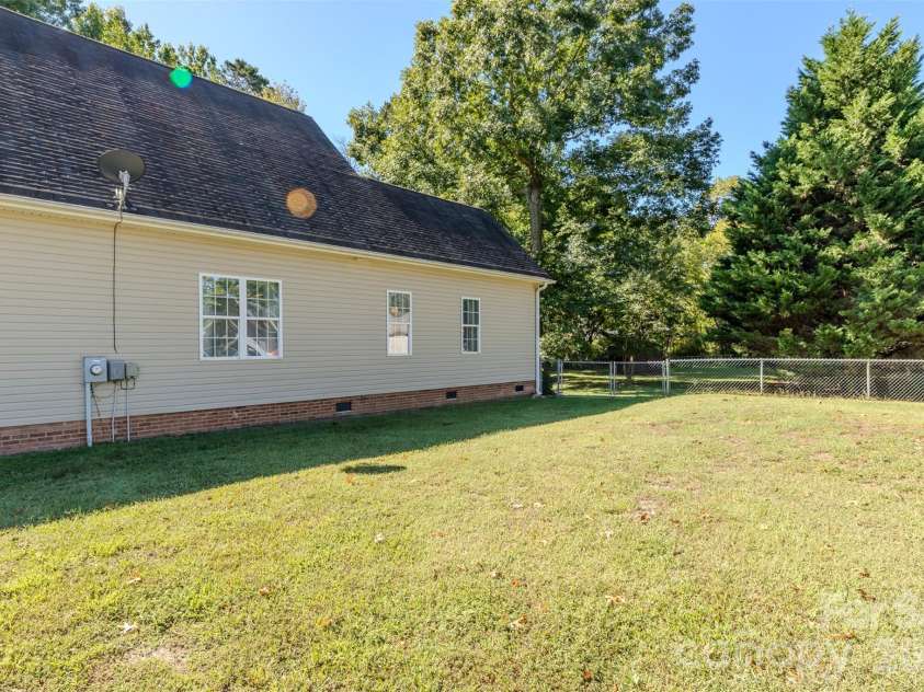 9008 Meredith Leigh Lane, Cherryville, NC 28021.  MLS# CAR4429079, YatesRealty ID 53522. 