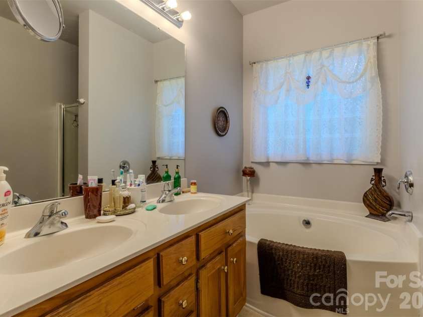 9008 Meredith Leigh Lane, Cherryville, NC 28021.  MLS# CAR4429079, YatesRealty ID 53522. 
