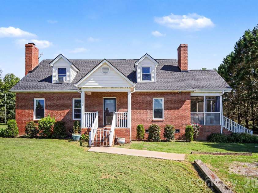 1026 Alpha Drive, Shelby, NC 28150.  MLS# CAR4428915, YatesRealty ID 53523. 