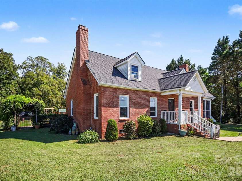1026 Alpha Drive, Shelby, NC 28150.  MLS# CAR4428915, YatesRealty ID 53523. 