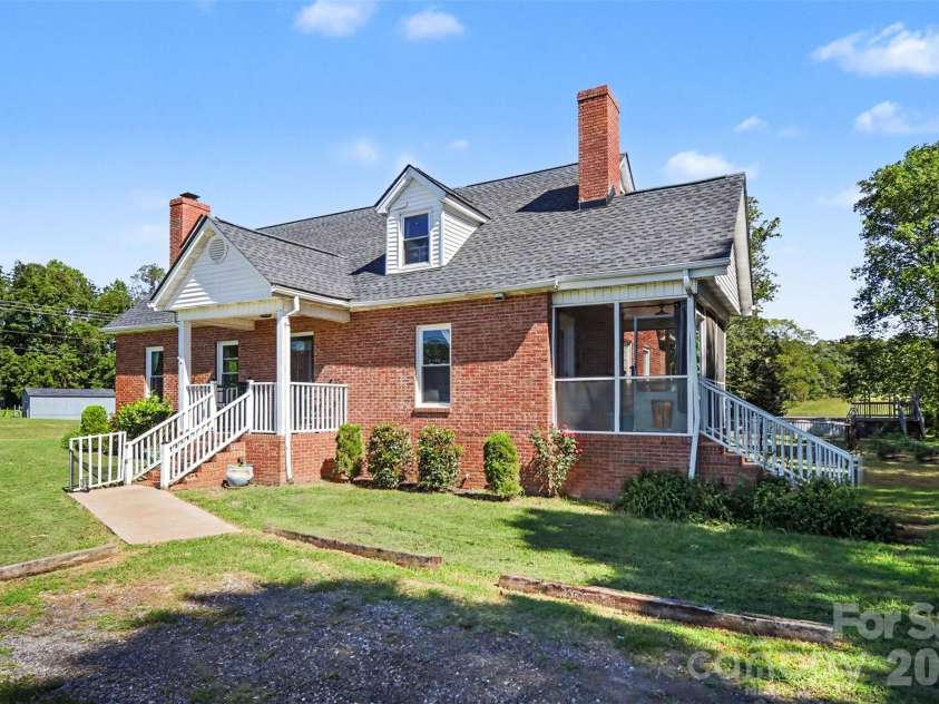 1026 Alpha Drive, Shelby, NC 28150.  MLS# CAR4428915, YatesRealty ID 53523. 