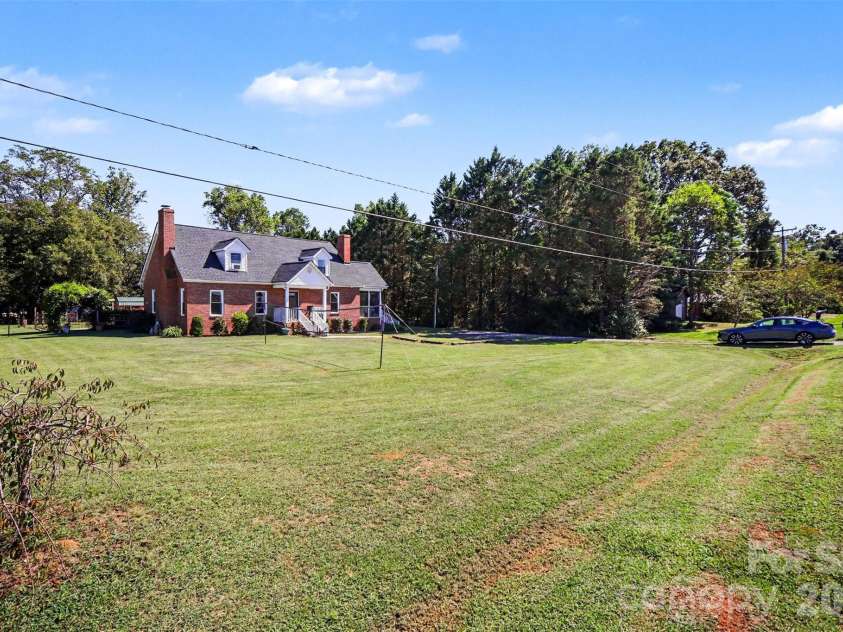 1026 Alpha Drive, Shelby, NC 28150.  MLS# CAR4428915, YatesRealty ID 53523. 