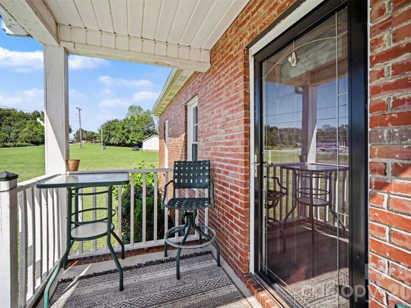 1026 Alpha Drive, Shelby, NC 28150.  MLS# CAR4428915, YatesRealty ID 53523. 