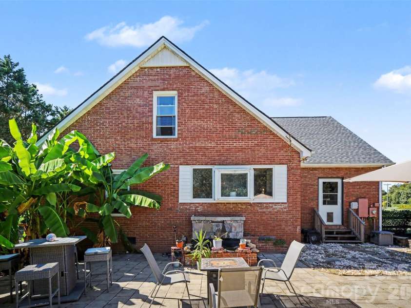 1026 Alpha Drive, Shelby, NC 28150.  MLS# CAR4428915, YatesRealty ID 53523. 