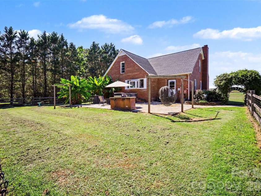 1026 Alpha Drive, Shelby, NC 28150.  MLS# CAR4428915, YatesRealty ID 53523. 