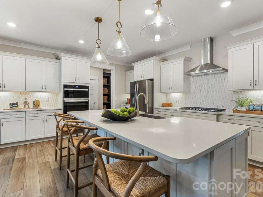 12514 Idlewild Road, Matthews, NC 28105.  MLS# CAR4429332, YatesRealty ID 53524. Representative