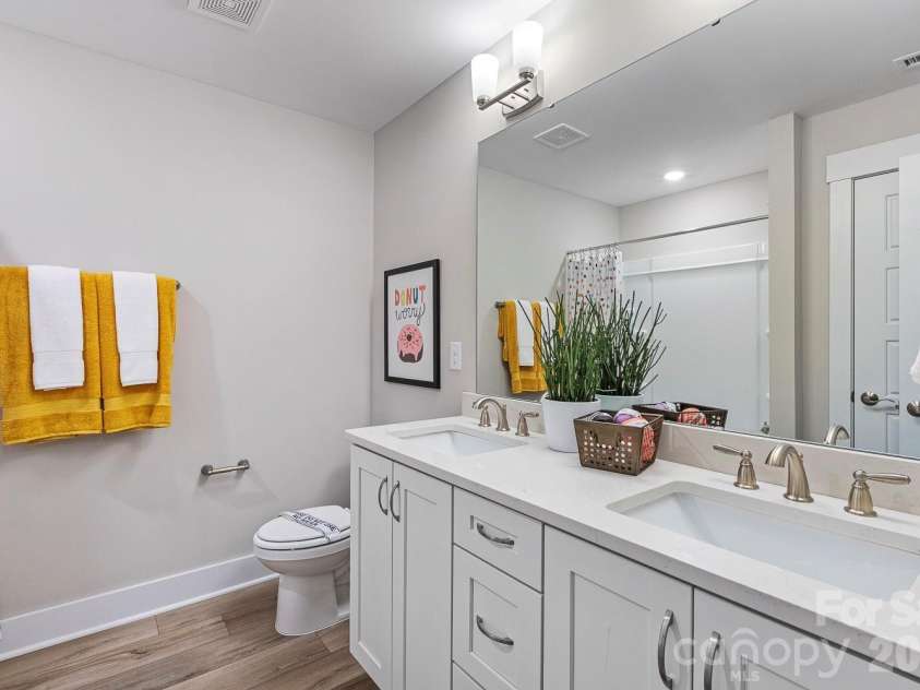 12514 Idlewild Road, Matthews, NC 28105.  MLS# CAR4429332, YatesRealty ID 53524. Representative