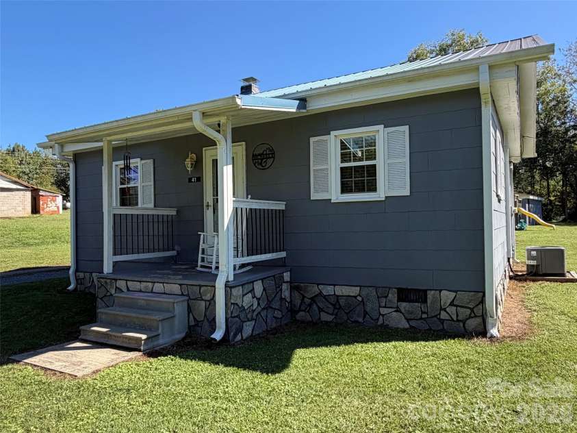 41 Whitner Drive, Marion, NC 28752.  MLS# CAR4429202, YatesRealty ID 53525. 